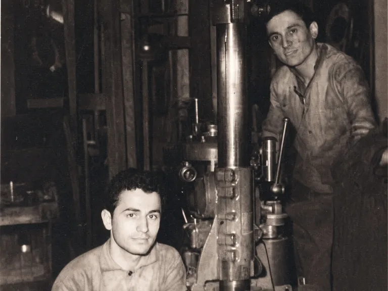 Ali Şükrü Koçan und Ahmet Özer, Schiffswerft Karaköy, 1950