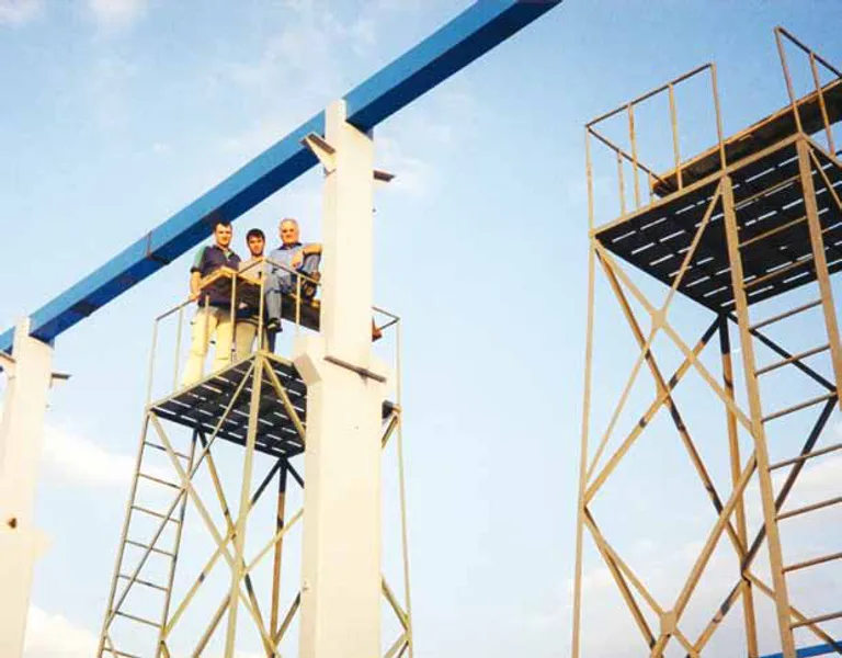 Ali Erdem Koçan, Cem Koçan und Ali Şükrü Koçan, Bau der Fabrik in Hadımköy
